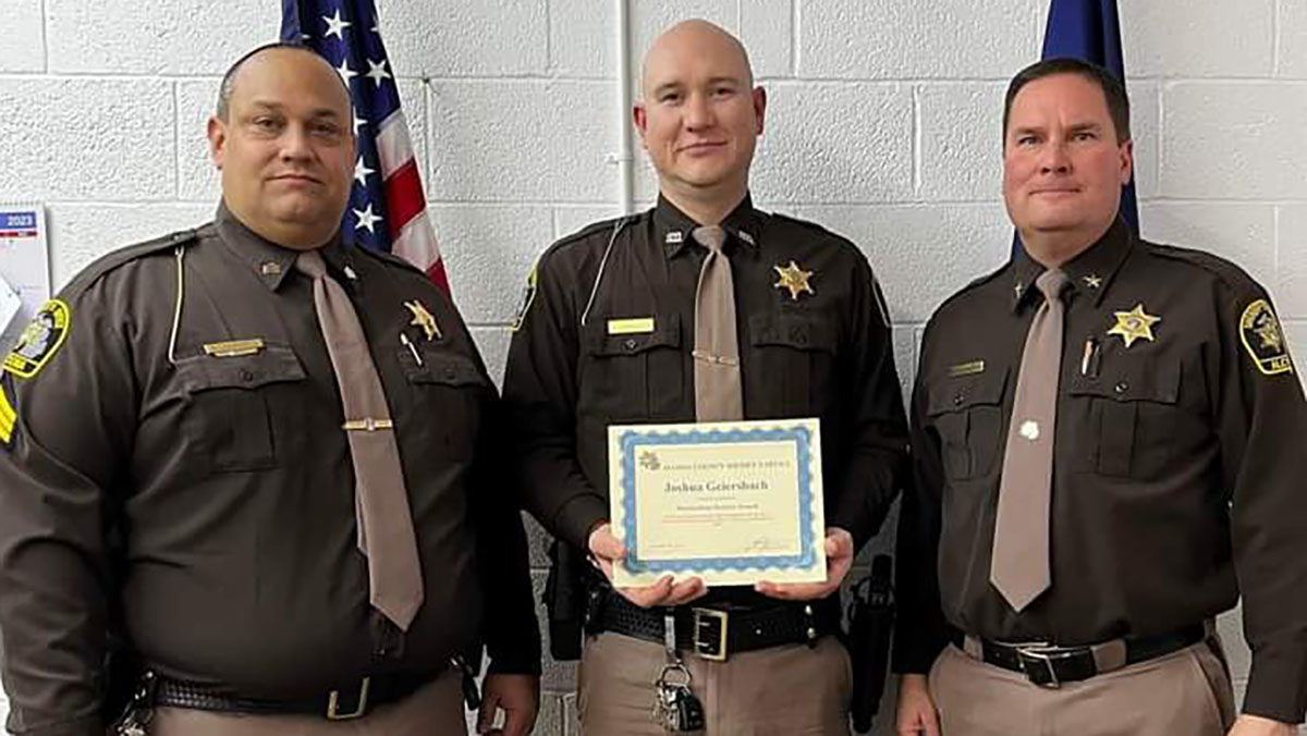 Deputy receives award for meritorious service