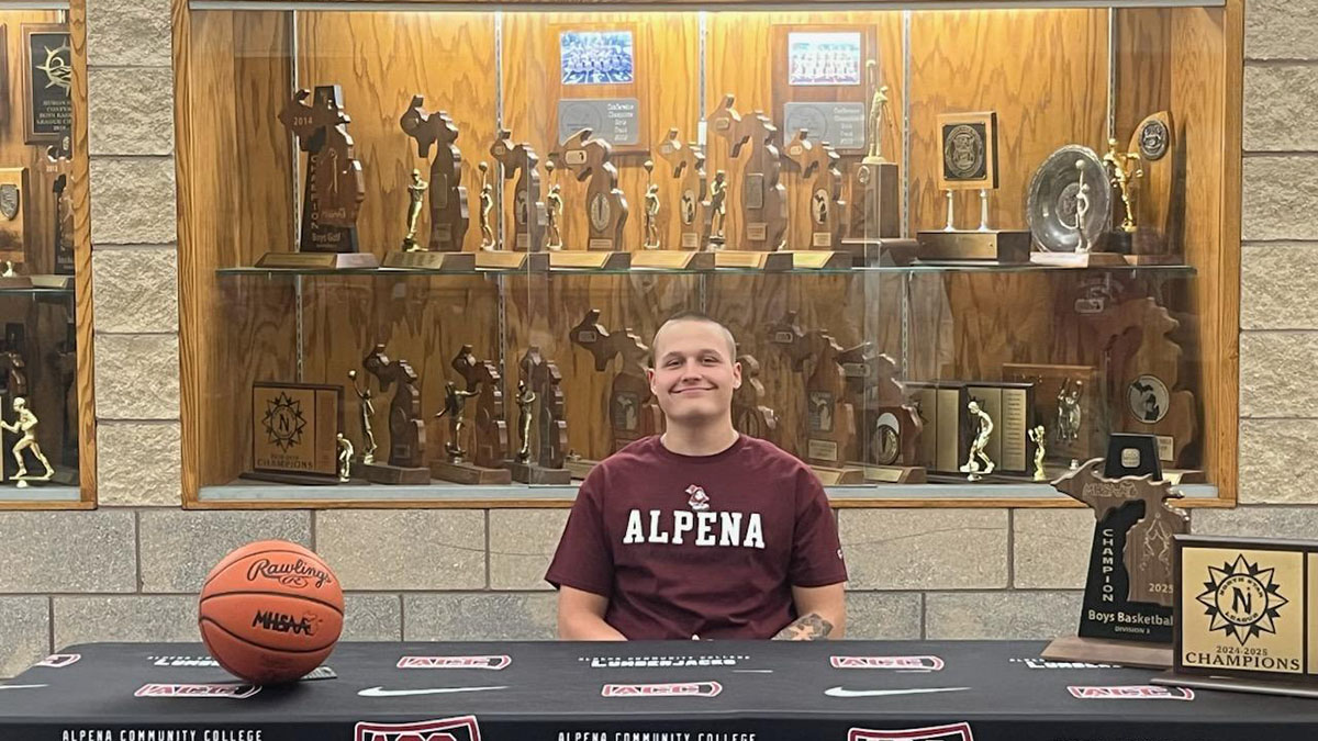 Borsvold signs with ACC basketball program